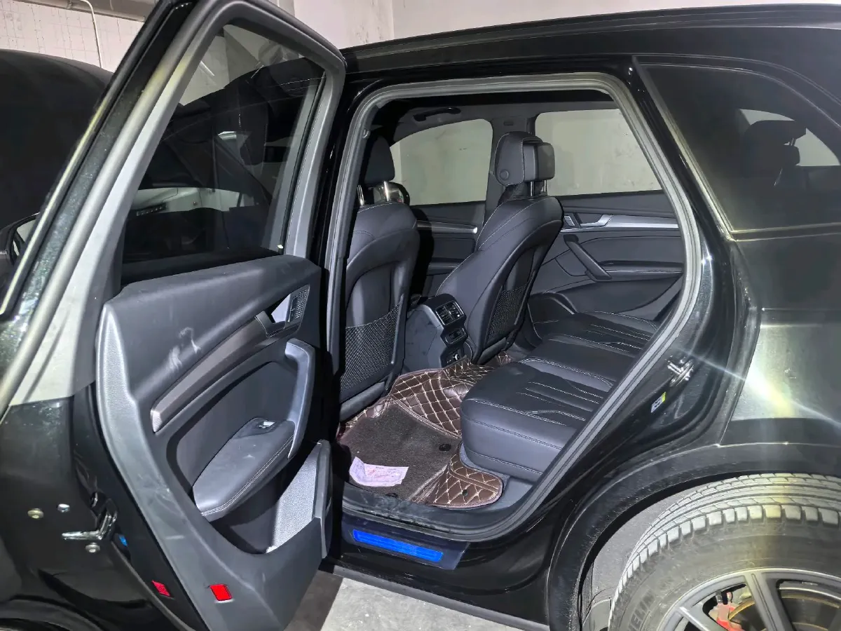 2024 Audi Q5L 2.0T 245HP L4 7DCT,autocango,china used car exporter,china ev exporter,chinese used car exporter,chinese used ev exporter