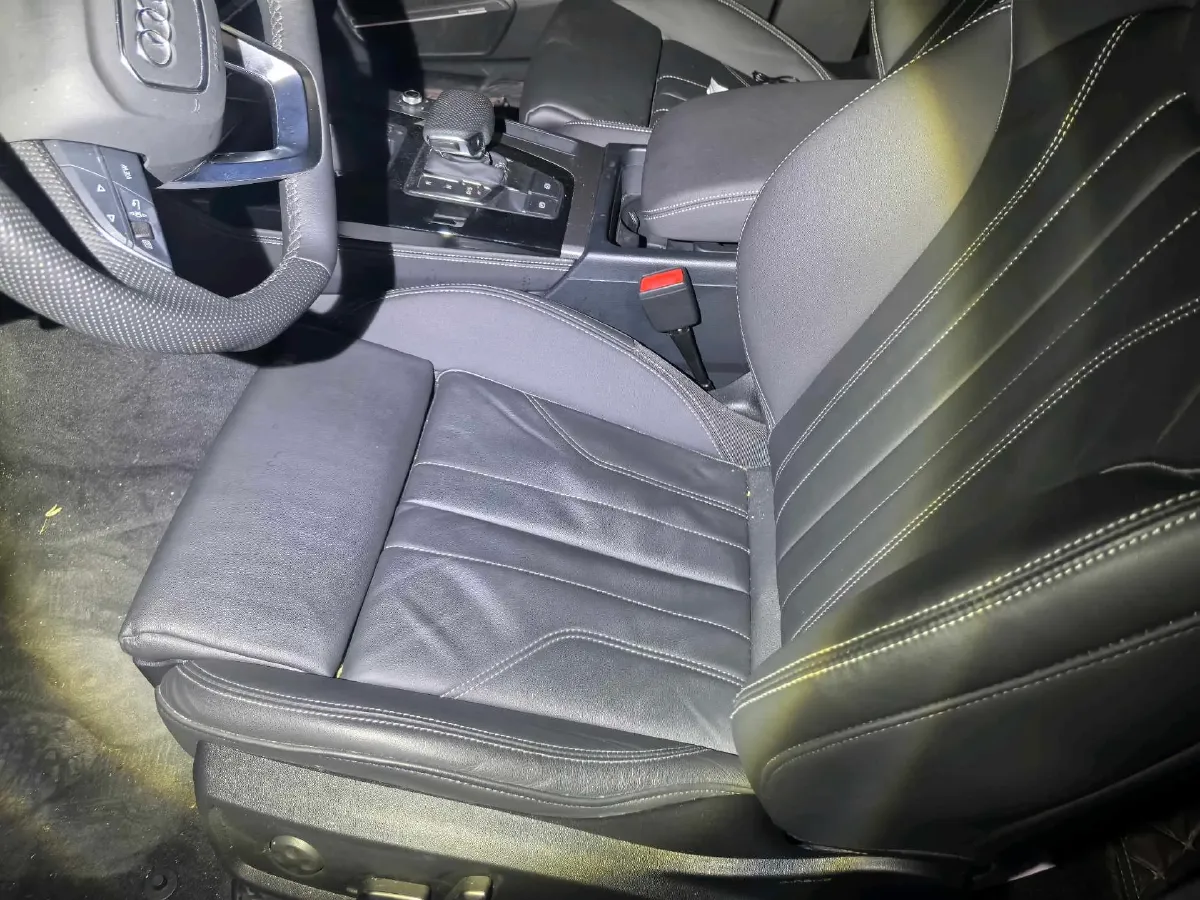 2024 Audi Q5L 2.0T 245HP L4 7DCT,autocango,china used car exporter,china ev exporter,chinese used car exporter,chinese used ev exporter