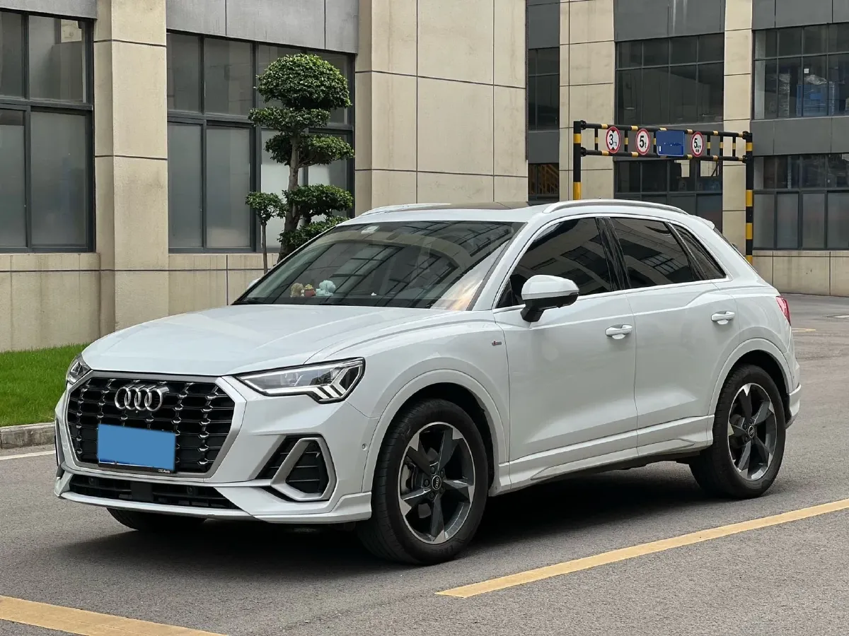 2022 Audi Q3 1.4T 150HP L4 7DCT,autocango,china used car exporter,china ev exporter,chinese used car exporter,chinese used ev exporter