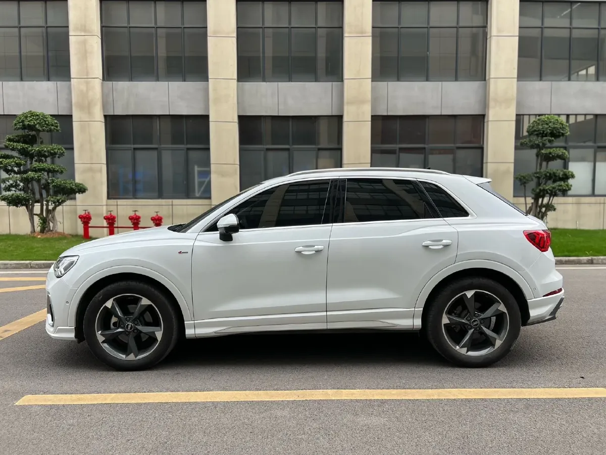 2022 Audi Q3 1.4T 150HP L4 7DCT,autocango,china used car exporter,china ev exporter,chinese used car exporter,chinese used ev exporter