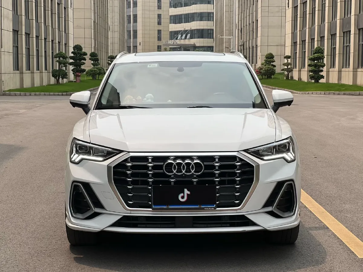 2022 Audi Q3 1.4T 150HP L4 7DCT,autocango,china used car exporter,china ev exporter,chinese used car exporter,chinese used ev exporter