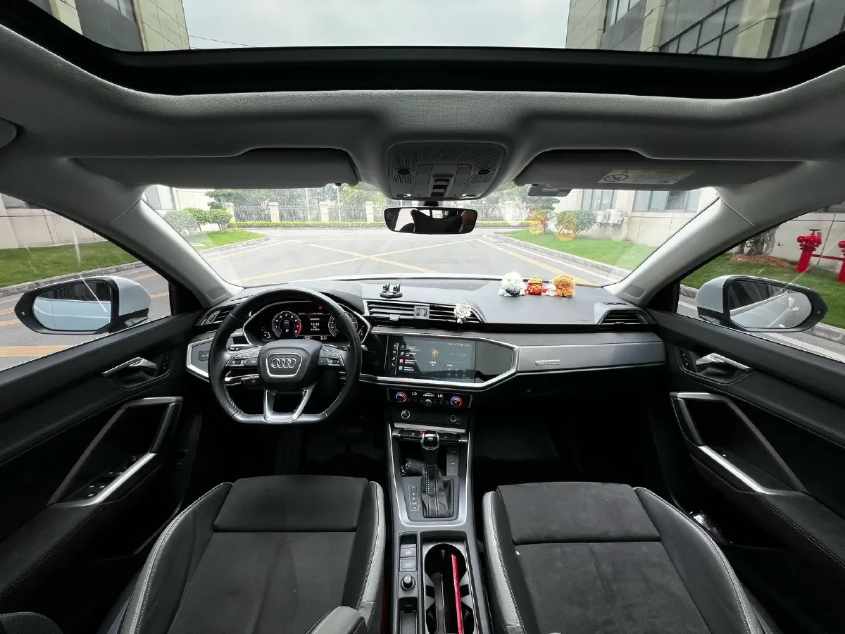 2022 Audi Q3 1.4T 150HP L4 7DCT,autocango,china used car exporter,china ev exporter,chinese used car exporter,chinese used ev exporter