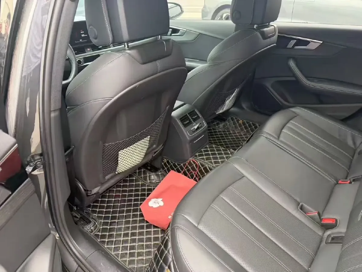 2023 Audi A4L 2.0T 190HP L4 7DCT,autocango,china used car exporter,china ev exporter,chinese used car exporter,chinese used ev exporter