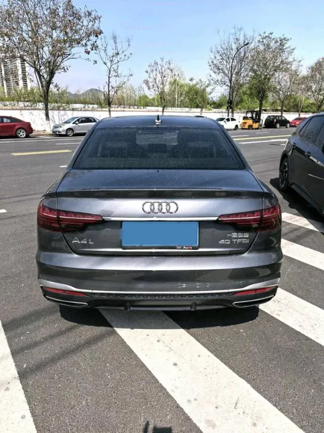 2020 Audi A4L 2.0T 190HP L4 7DCT,autocango,china used car exporter,china ev exporter,chinese used car exporter,chinese used ev exporter