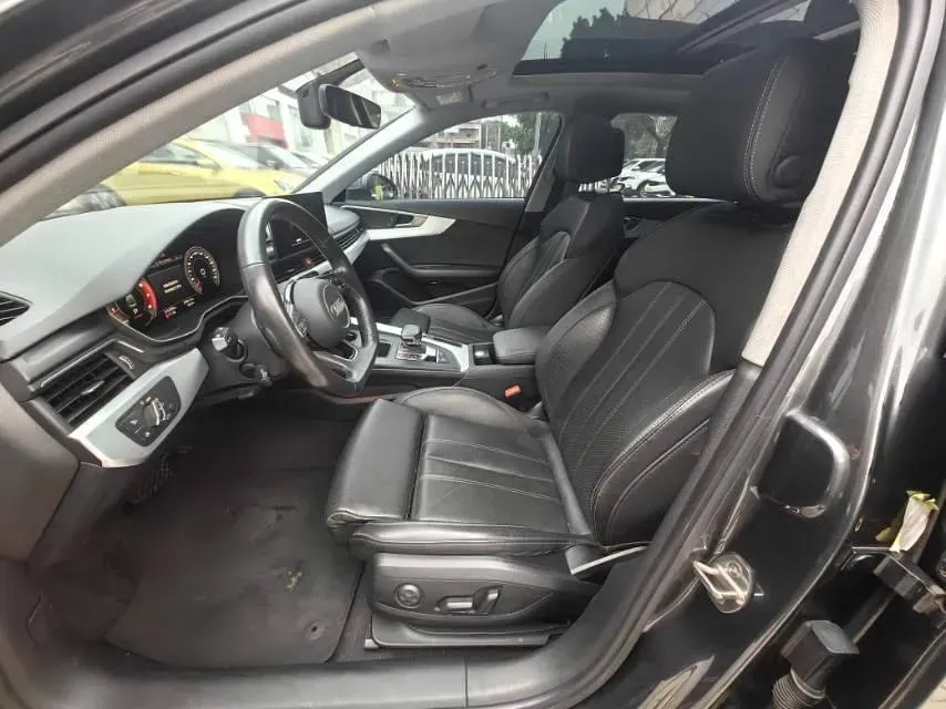 2020 Audi A4L 2.0T 190HP L4 7DCT,autocango,china used car exporter,china ev exporter,chinese used car exporter,chinese used ev exporter