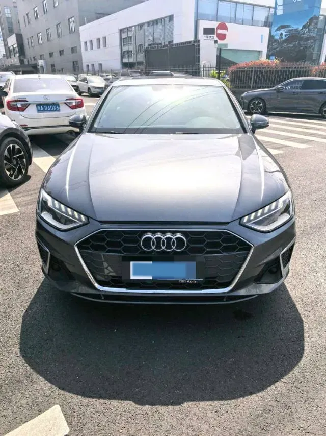 2020 Audi A4L 2.0T 190HP L4 7DCT,autocango,china used car exporter,china ev exporter,chinese used car exporter,chinese used ev exporter