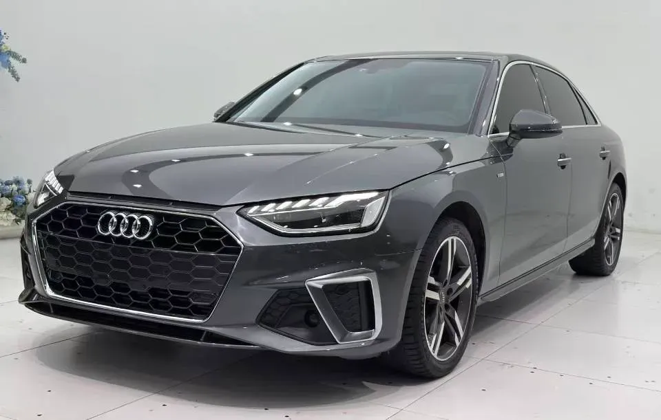 2020 Audi A4L 2.0T 190HP L4 7DCT,autocango,china used car exporter,china ev exporter,chinese used car exporter,chinese used ev exporter