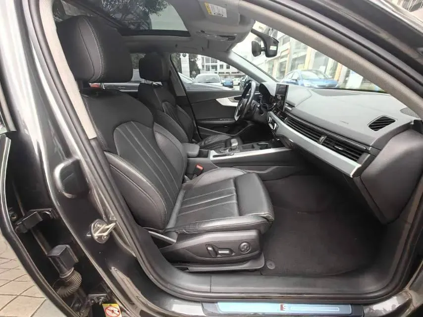 2020 Audi A4L 2.0T 190HP L4 7DCT,autocango,china used car exporter,china ev exporter,chinese used car exporter,chinese used ev exporter