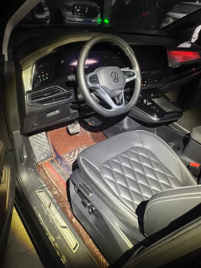 2024 Volkswagen Talagon 2.0T 220HP L4 7DCT,autocango,china used car exporter,china ev exporter,chinese used car exporter,chinese used ev exporter