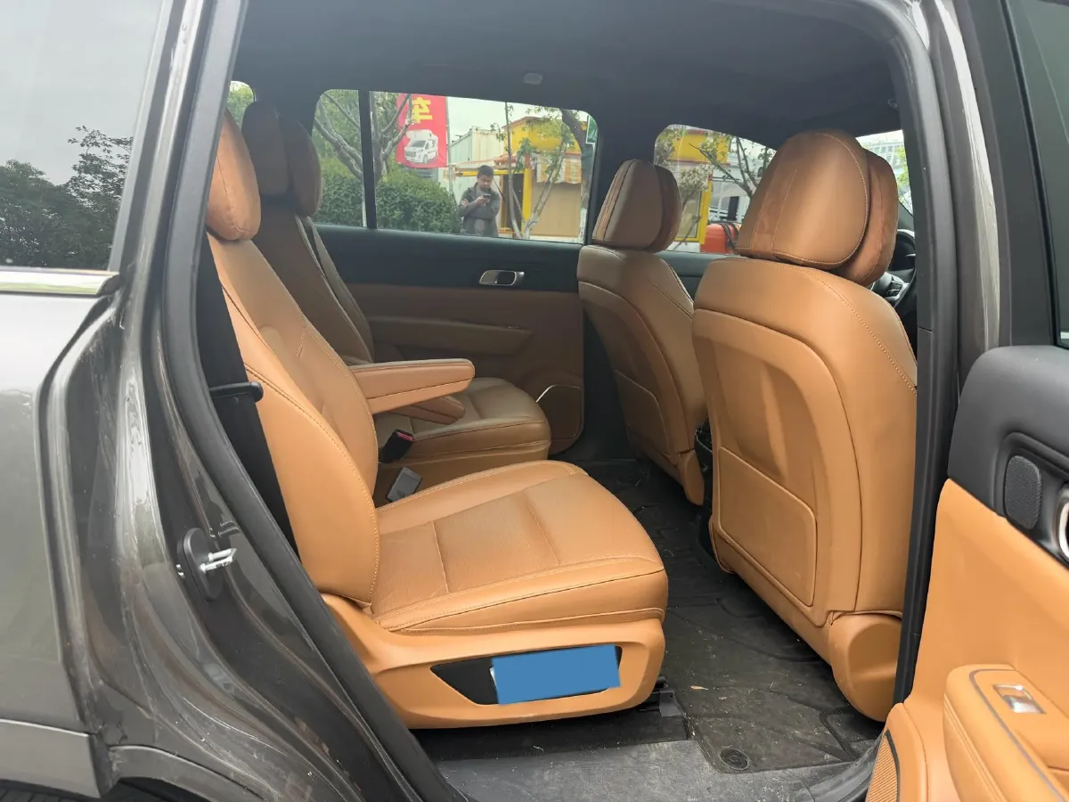 2021 Li ONE Range Extended 131HP REEV 40.5KWH,autocango,china used car exporter,china ev exporter,chinese used car exporter,chinese used ev exporter
