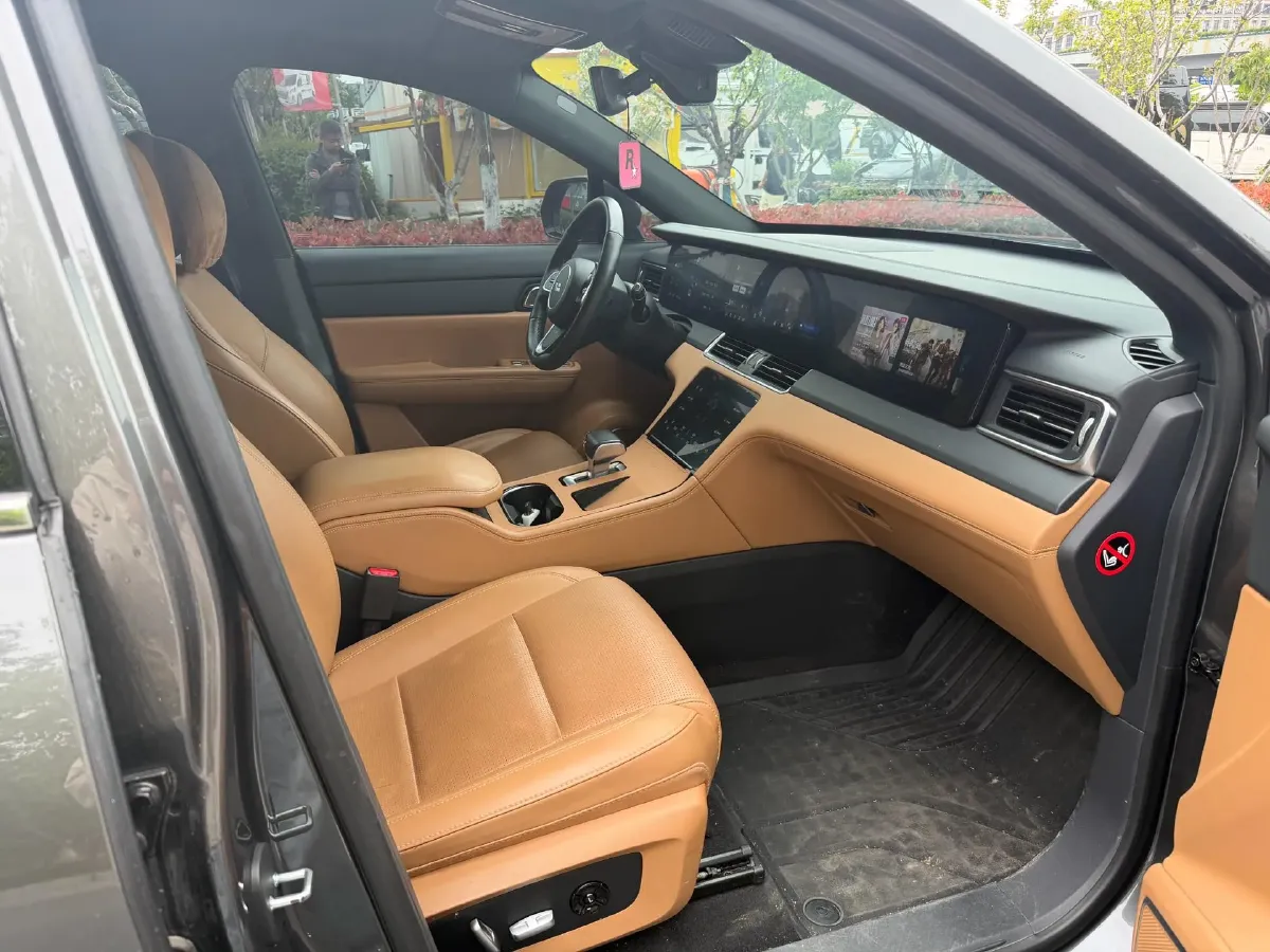 2021 Li ONE Range Extended 131HP REEV 40.5KWH,autocango,china used car exporter,china ev exporter,chinese used car exporter,chinese used ev exporter