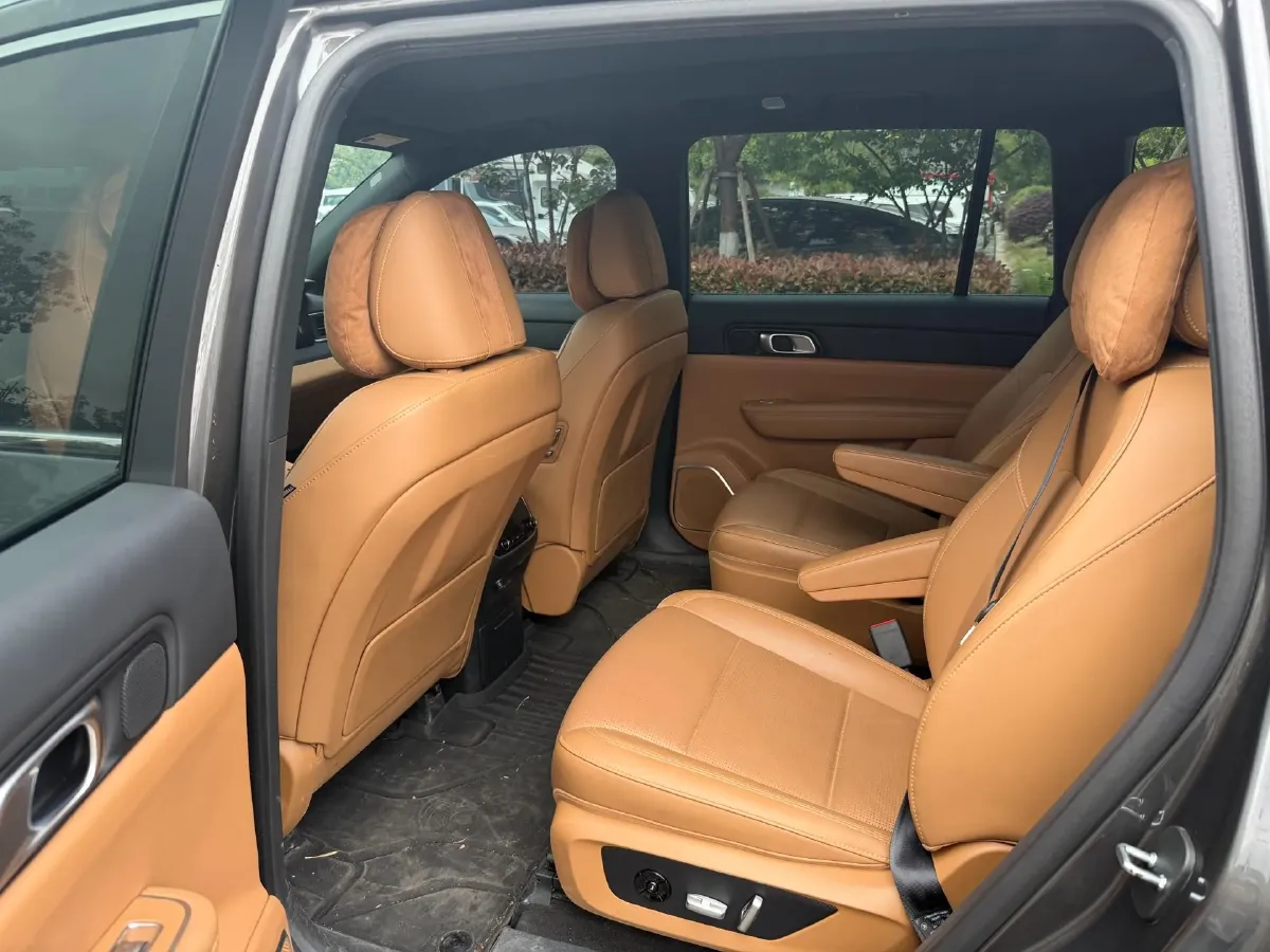 2021 Li ONE Range Extended 131HP REEV 40.5KWH,autocango,china used car exporter,china ev exporter,chinese used car exporter,chinese used ev exporter