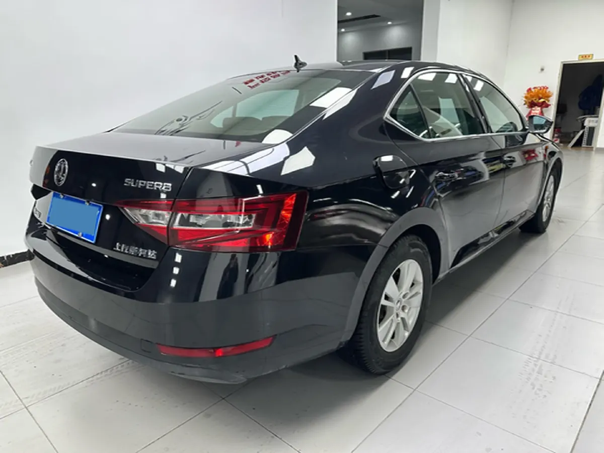 2018 Skoda Superb 1.8T 180HP L4 7DCT,autocango,china used car exporter,china ev exporter,chinese used car exporter,chinese used ev exporter