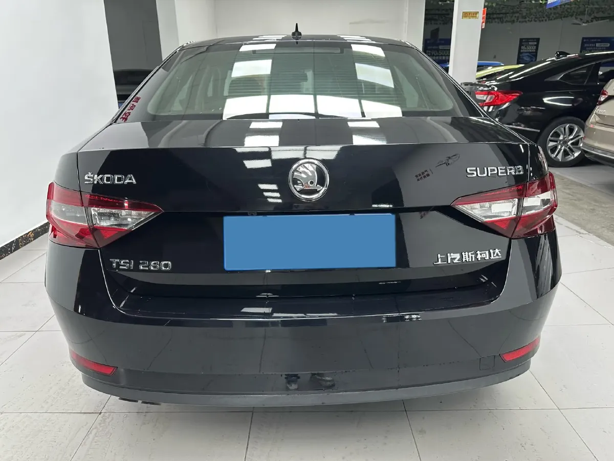 2018 Skoda Superb 1.8T 180HP L4 7DCT,autocango,china used car exporter,china ev exporter,chinese used car exporter,chinese used ev exporter
