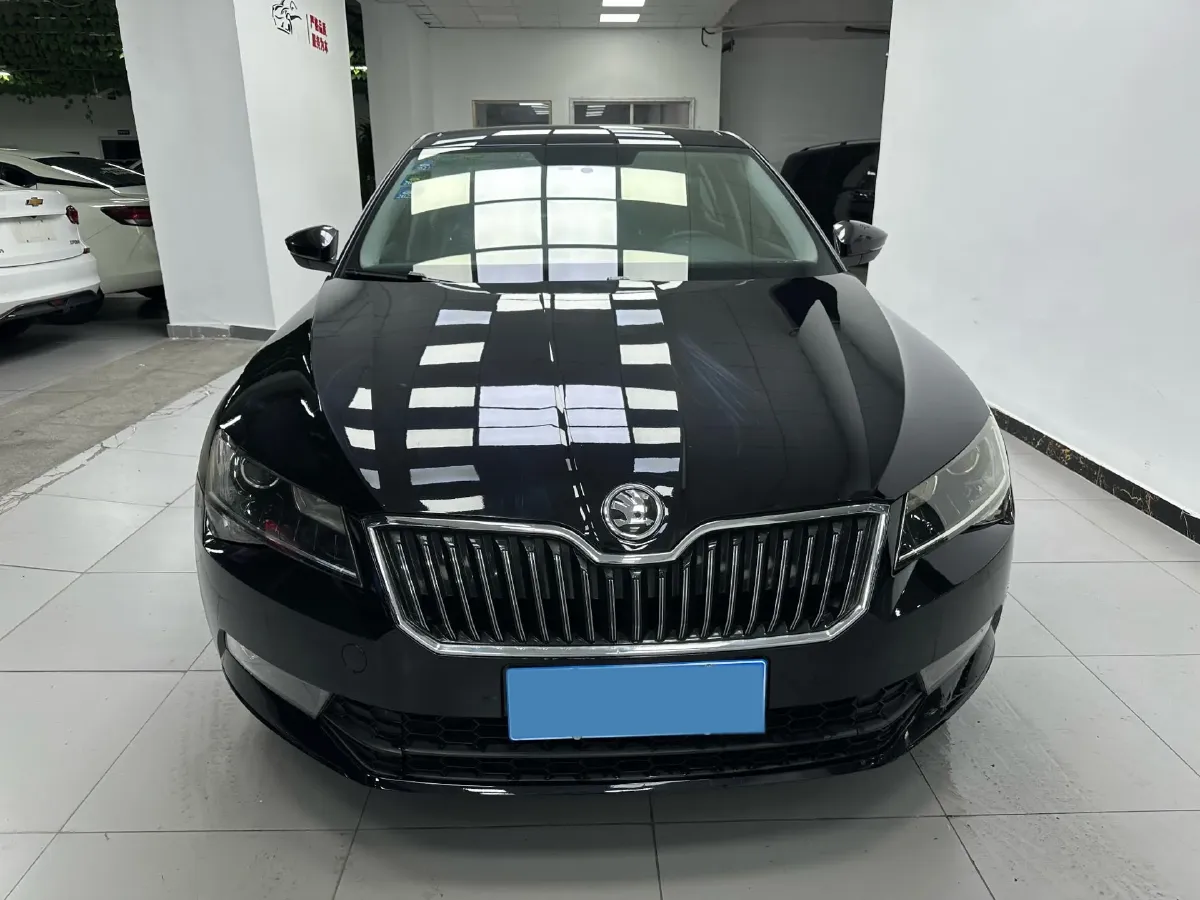 2018 Skoda Superb 1.8T 180HP L4 7DCT,autocango,china used car exporter,china ev exporter,chinese used car exporter,chinese used ev exporter