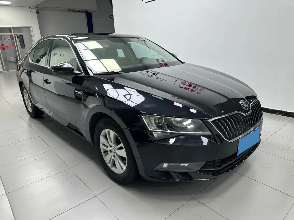2018 Skoda Superb 1.8T 180HP L4 7DCT,autocango,china used car exporter,china ev exporter,chinese used car exporter,chinese used ev exporter