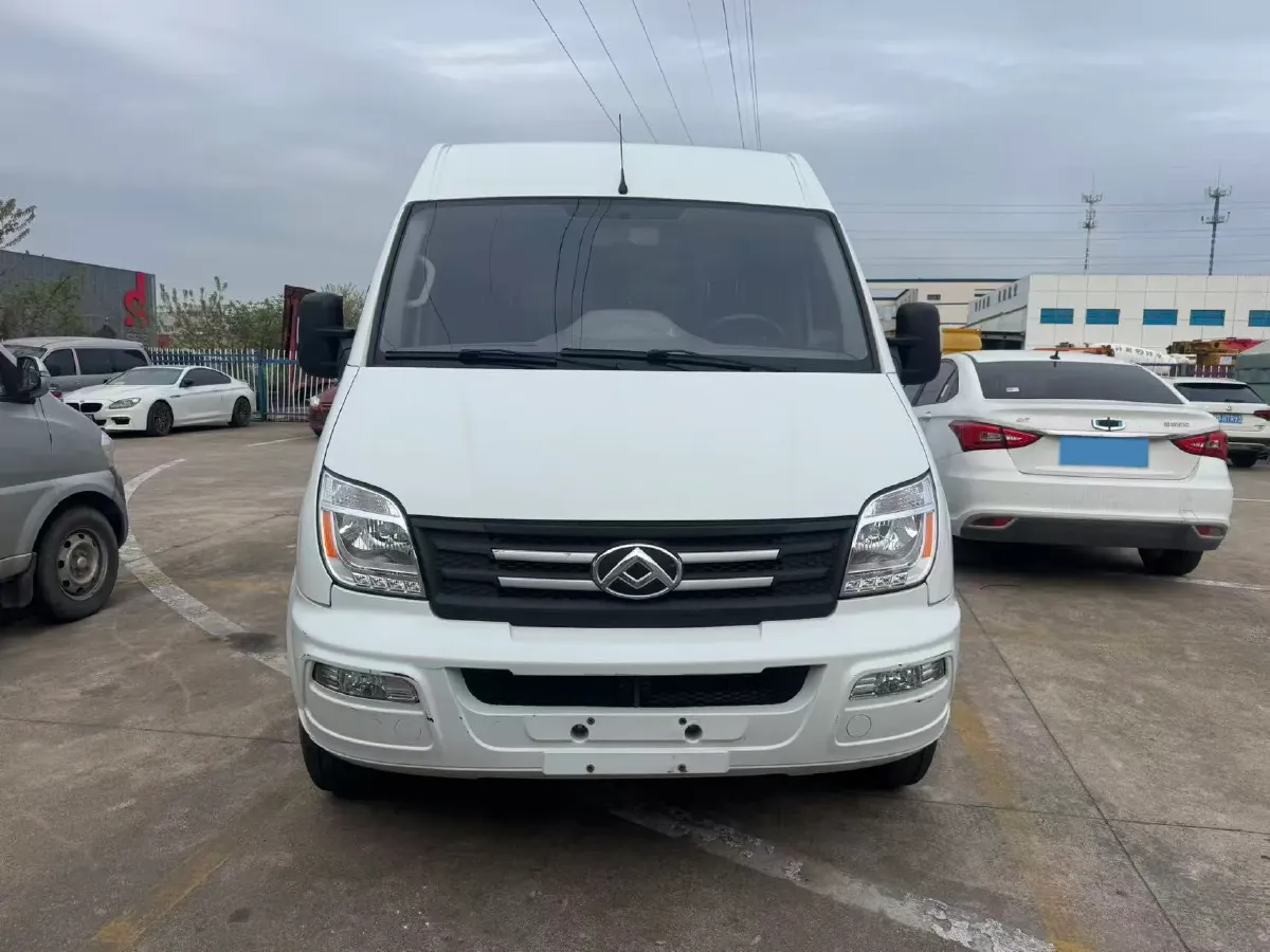 2021 MAXUS XinTu V80 2.0T 139HP L4 6MT,autocango,china used car exporter,china ev exporter,chinese used car exporter,chinese used ev exporter