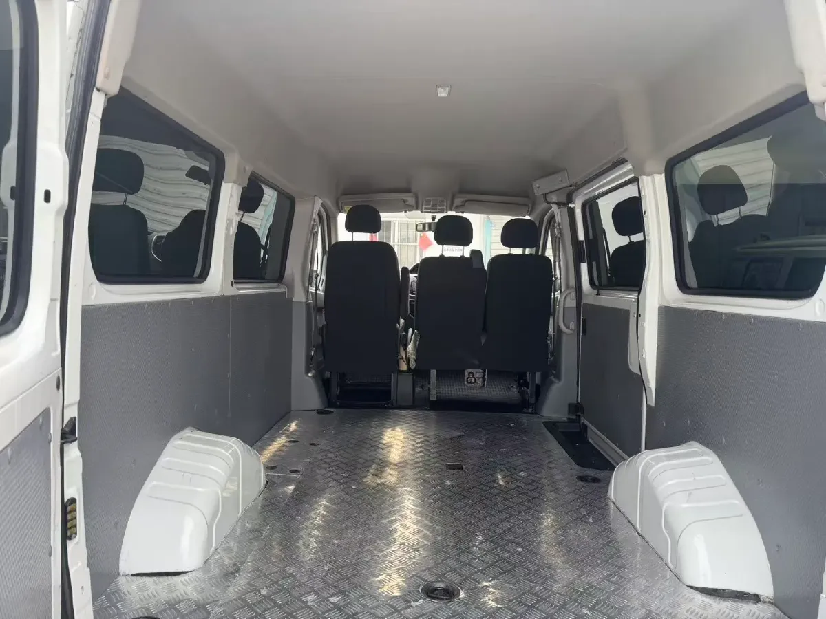 2021 MAXUS XinTu V80 2.0T 139HP L4 6MT,autocango,china used car exporter,china ev exporter,chinese used car exporter,chinese used ev exporter