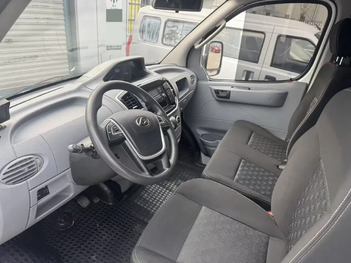 2021 MAXUS XinTu V80 2.0T 139HP L4 6MT,autocango,china used car exporter,china ev exporter,chinese used car exporter,chinese used ev exporter