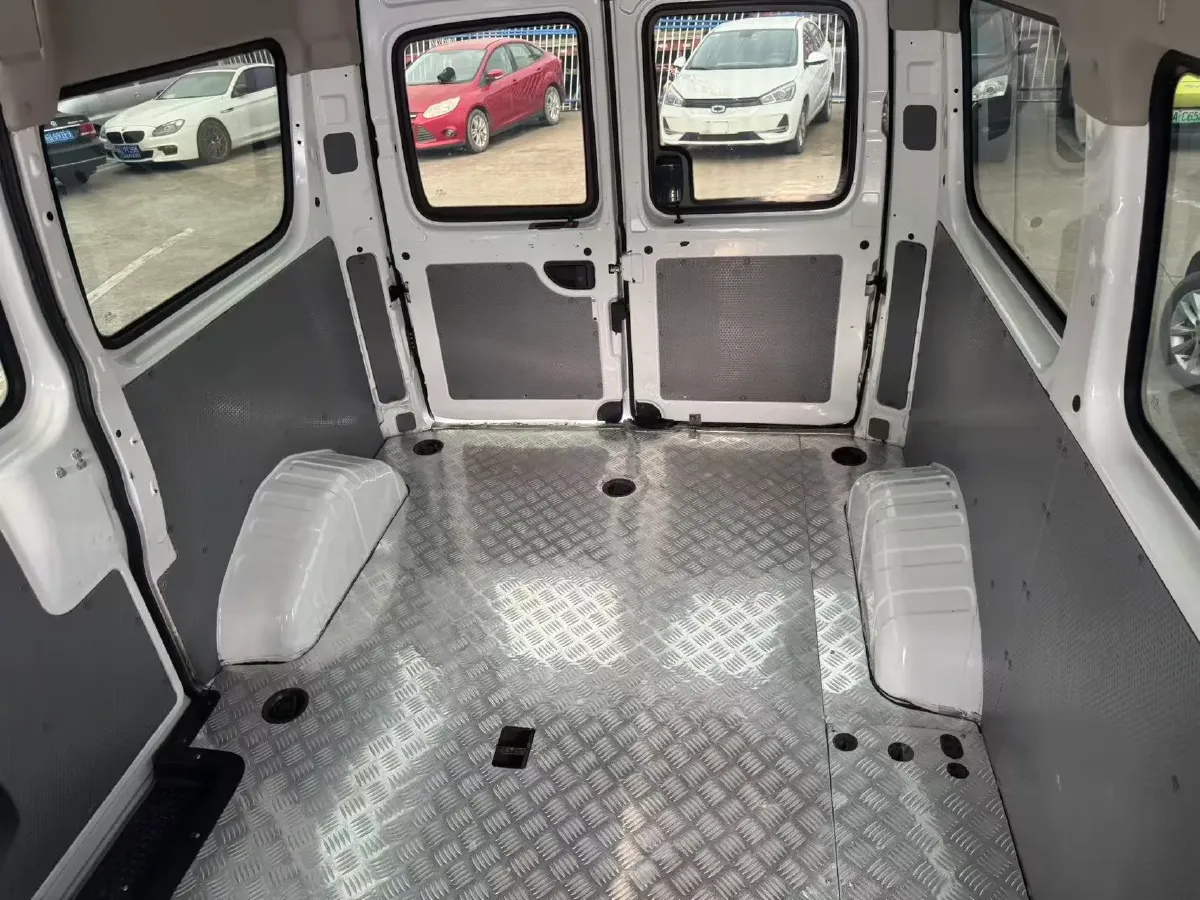 2021 MAXUS XinTu V80 2.0T 139HP L4 6MT,autocango,china used car exporter,china ev exporter,chinese used car exporter,chinese used ev exporter