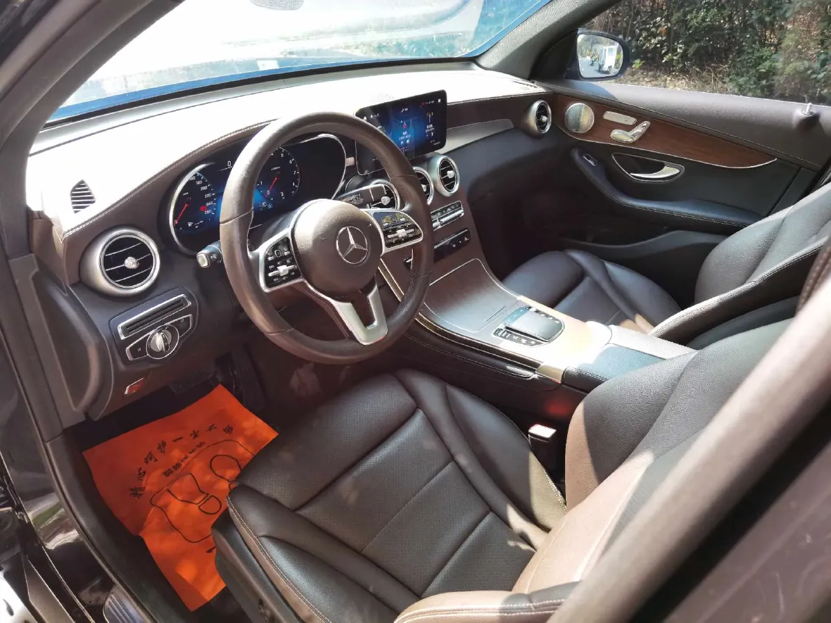 2021 Mercedes-Benz GLC Class 2.0T 258HP L4 9AT,autocango,china used car exporter,china ev exporter,chinese used car exporter,chinese used ev exporter