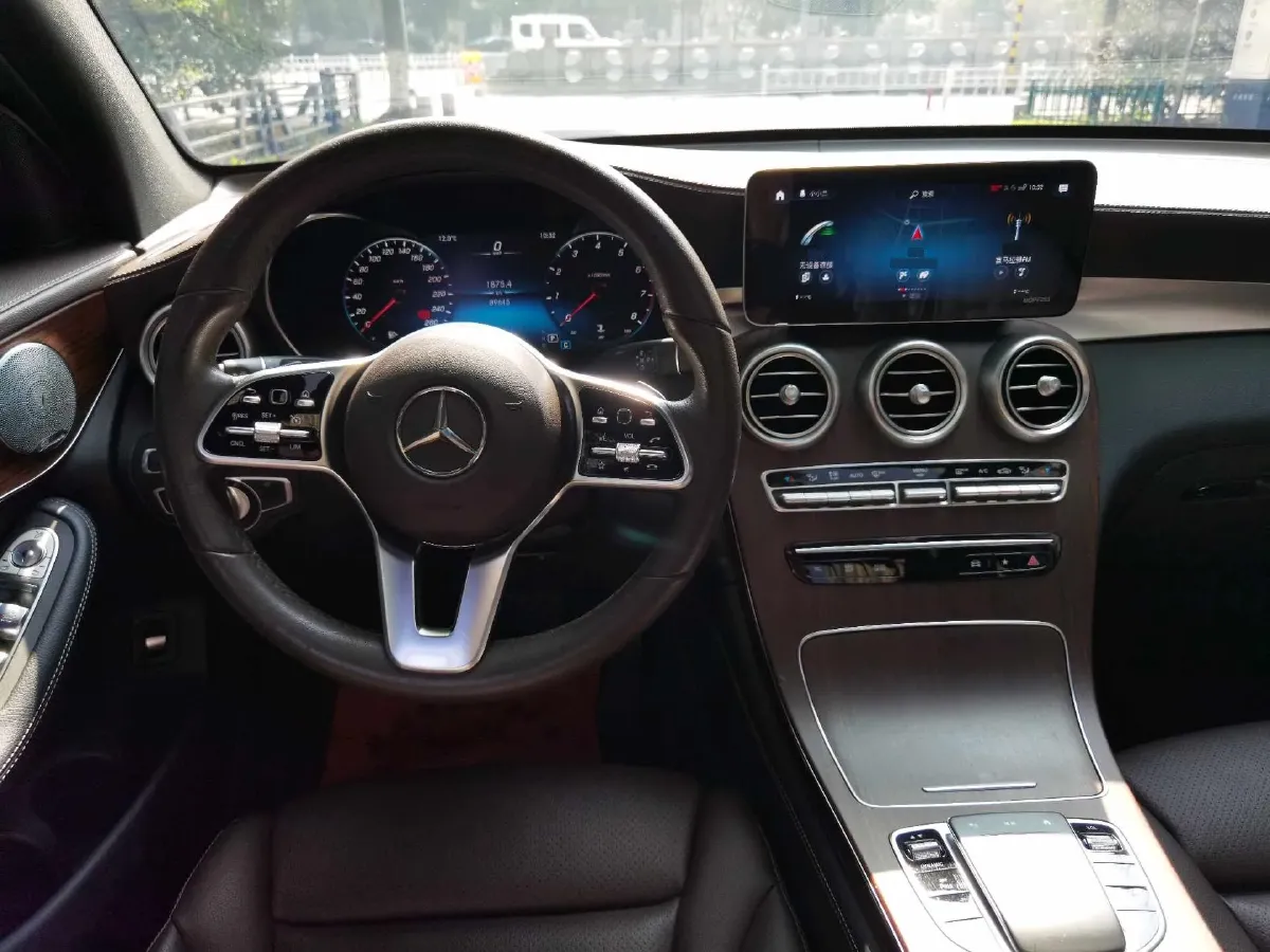 2021 Mercedes-Benz GLC Class 2.0T 258HP L4 9AT,autocango,china used car exporter,china ev exporter,chinese used car exporter,chinese used ev exporter