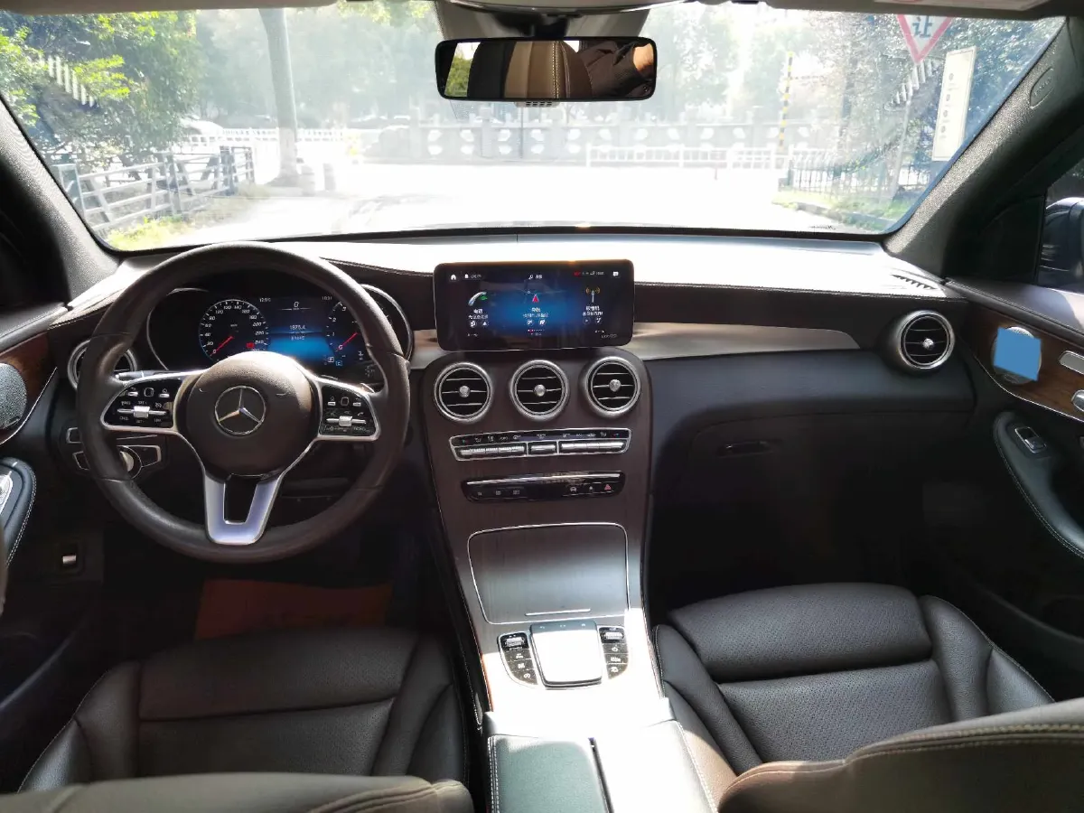 2021 Mercedes-Benz GLC Class 2.0T 258HP L4 9AT,autocango,china used car exporter,china ev exporter,chinese used car exporter,chinese used ev exporter