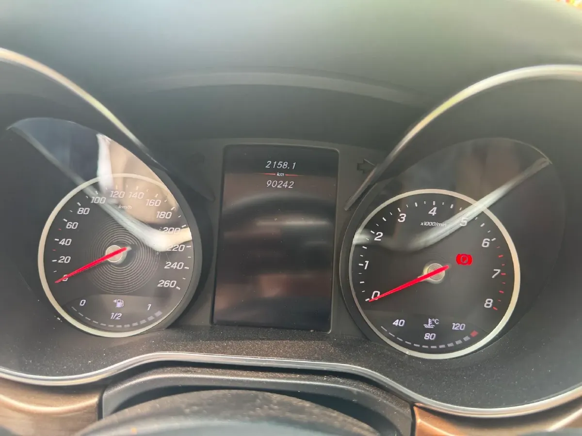 2020 Mercedes-Benz V Class 2.0T 211HP L4 9AT,autocango,china used car exporter,china ev exporter,chinese used car exporter,chinese used ev exporter