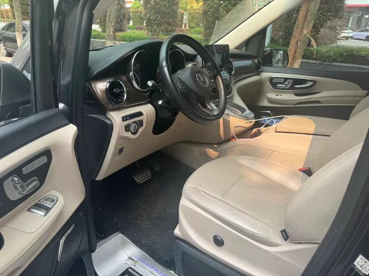 2020 Mercedes-Benz V Class 2.0T 211HP L4 9AT,autocango,china used car exporter,china ev exporter,chinese used car exporter,chinese used ev exporter