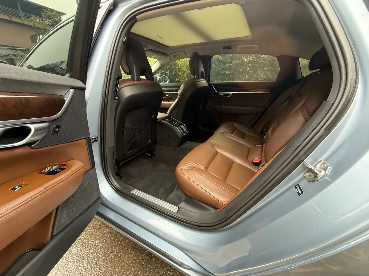 2018 Volvo S90 2.0T 254HP L4 8AT,autocango,china used car exporter,china ev exporter,chinese used car exporter,chinese used ev exporter