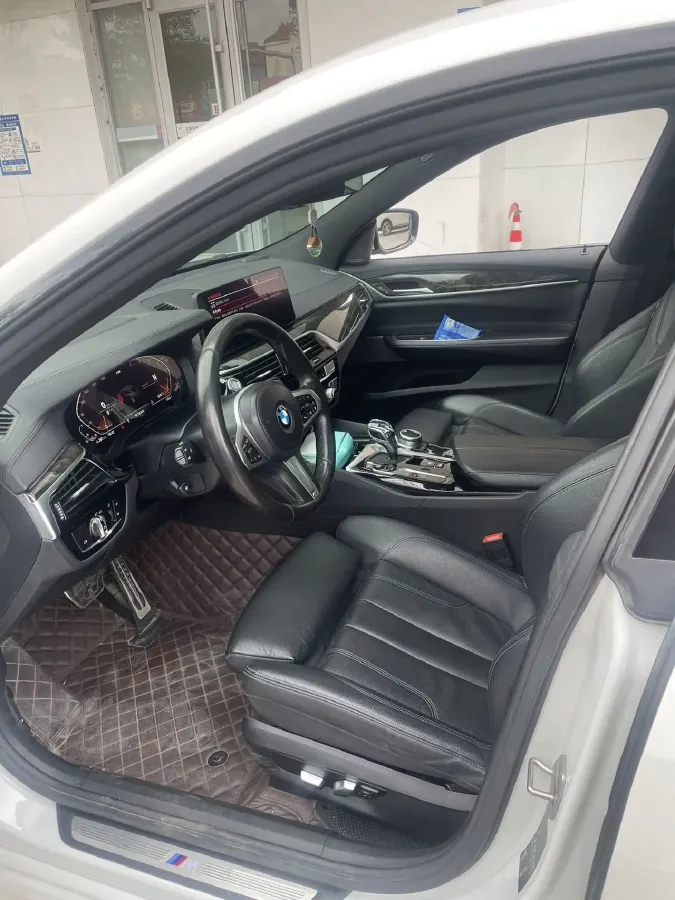 2021 BMW 6 Series GT 2.0T 258HP L4 8AT,autocango,china used car exporter,china ev exporter,chinese used car exporter,chinese used ev exporter