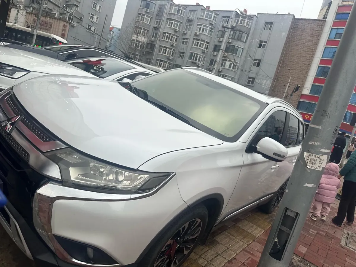 2019 Mitsubishi Outlander 2.0L 166HP L4 CVT,autocango,china used car exporter,china ev exporter,chinese used car exporter,chinese used ev exporter