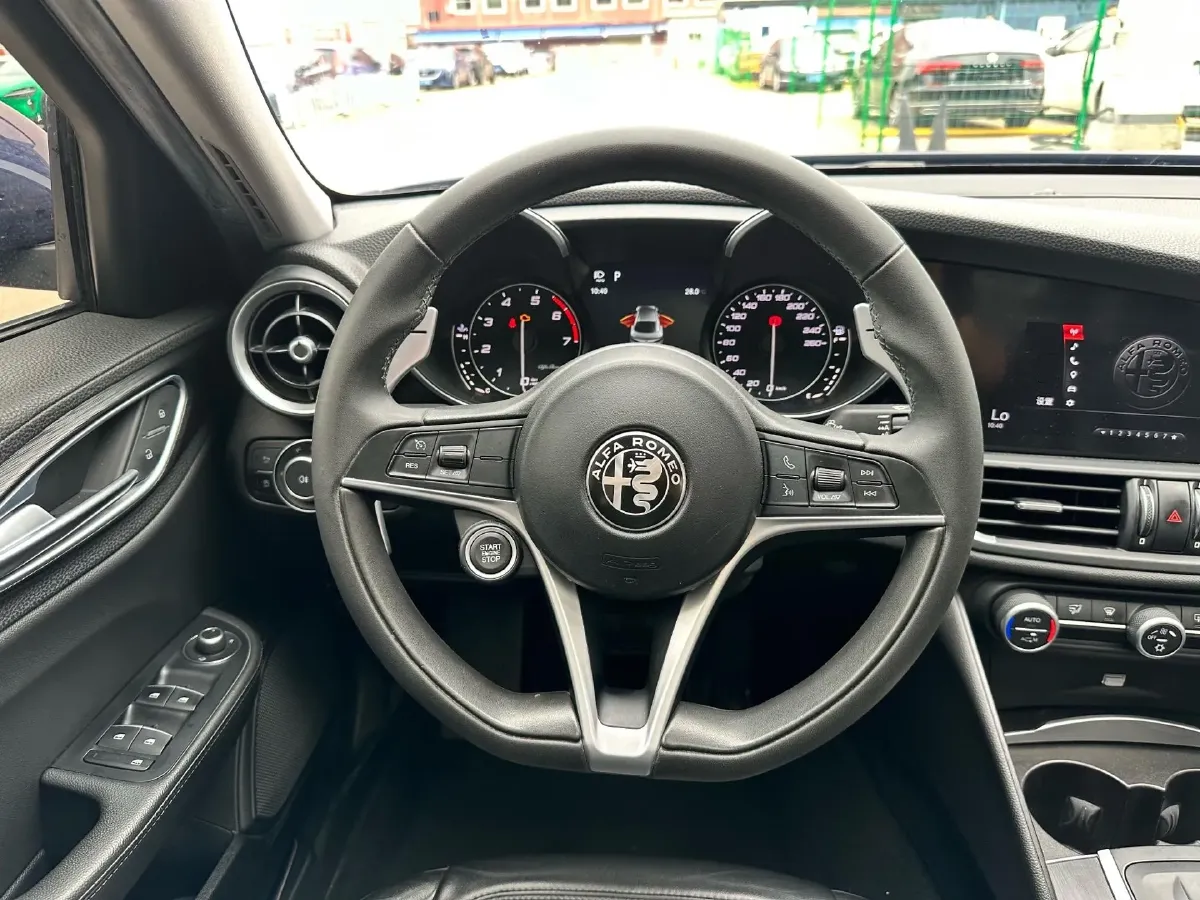 2017 Ford Mustang 2.3T 314HP L4 6AT,autocango,china used car exporter,china ev exporter,chinese used car exporter,chinese used ev exporter