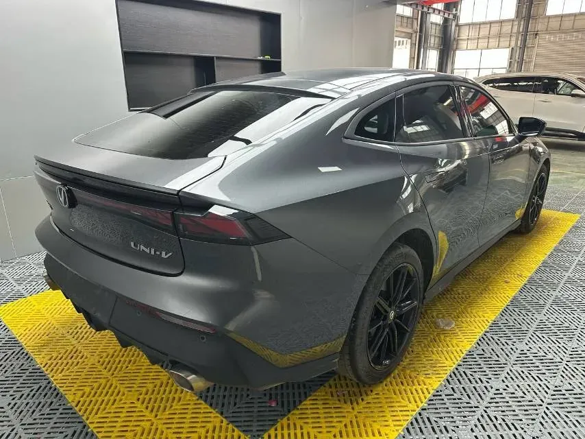 2023 ChangAn UNI-V 1.5T 188HP L4 7DCT,autocango,china used car exporter,china ev exporter,chinese used car exporter,chinese used ev exporter