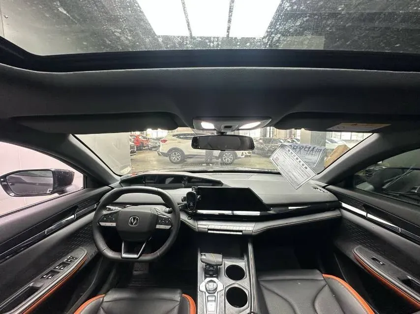 2023 ChangAn UNI-V 1.5T 188HP L4 7DCT,autocango,china used car exporter,china ev exporter,chinese used car exporter,chinese used ev exporter