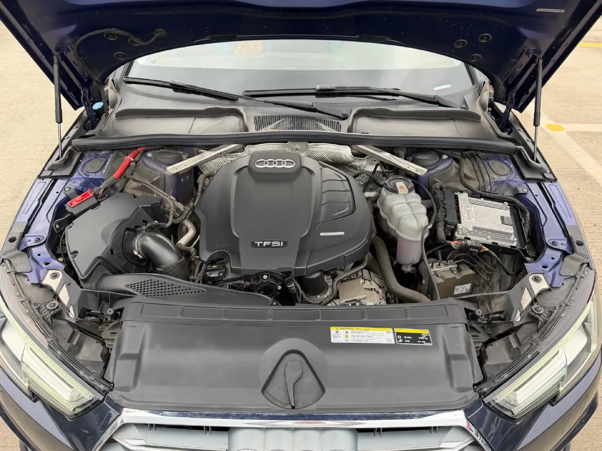 2019 Audi A4L 2.0T 190HP L4 7DCT,autocango,china used car exporter,china ev exporter,chinese used car exporter,chinese used ev exporter