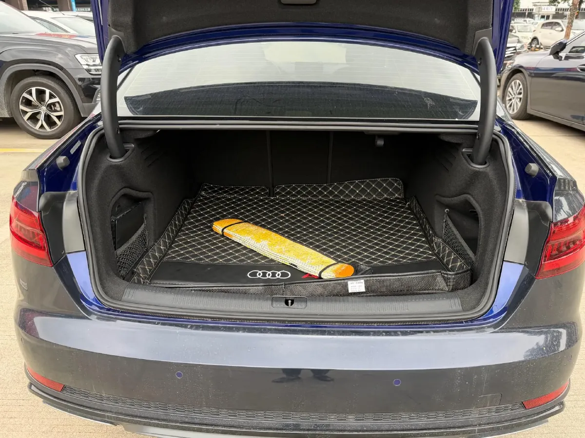 2019 Audi A4L 2.0T 190HP L4 7DCT,autocango,china used car exporter,china ev exporter,chinese used car exporter,chinese used ev exporter