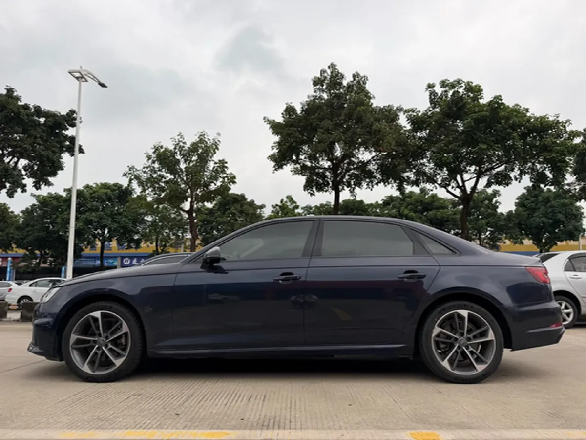 2019 Audi A4L 2.0T 190HP L4 7DCT,autocango,china used car exporter,china ev exporter,chinese used car exporter,chinese used ev exporter