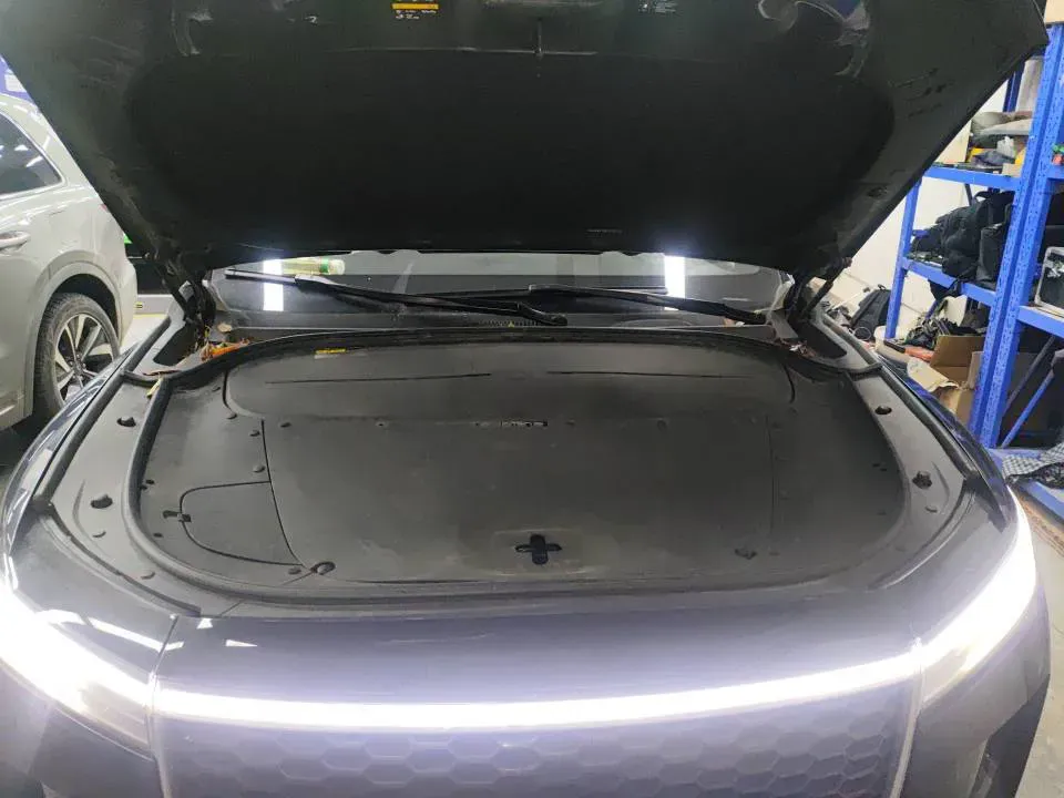2021 Li ONE Range Extended 131HP REEV 40.5KWH,autocango,china used car exporter,china ev exporter,chinese used car exporter,chinese used ev exporter