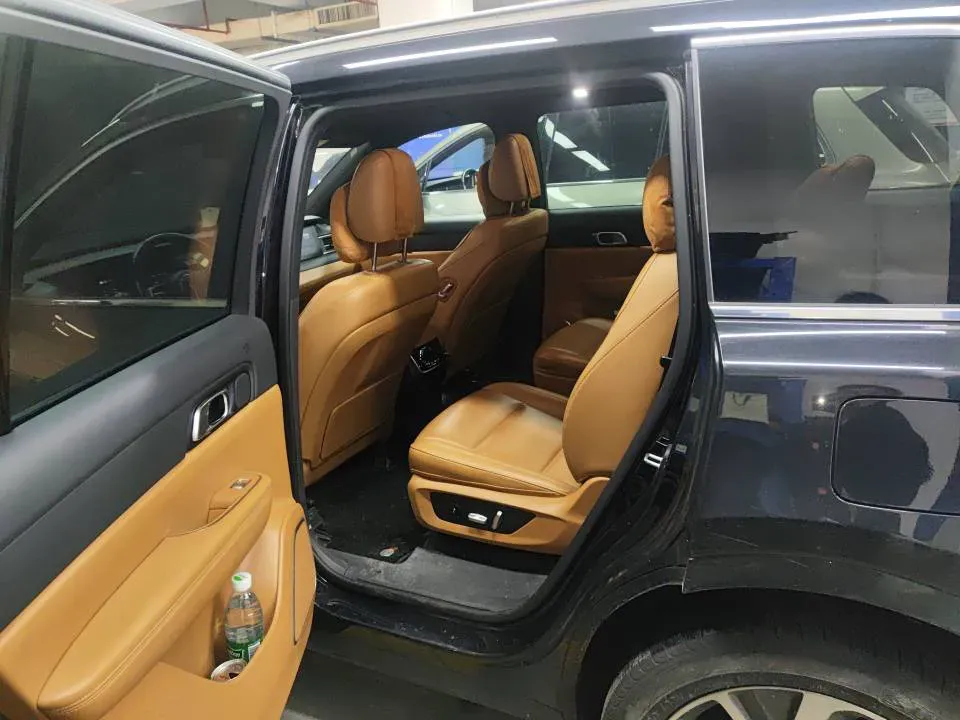 2021 Li ONE Range Extended 131HP REEV 40.5KWH,autocango,china used car exporter,china ev exporter,chinese used car exporter,chinese used ev exporter