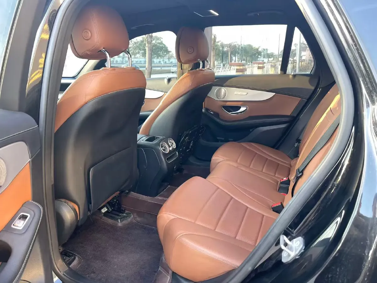 2022 Mercedes-Benz GLC Class 2.0T 197HP L4 9AT,autocango,china used car exporter,china ev exporter,chinese used car exporter,chinese used ev exporter