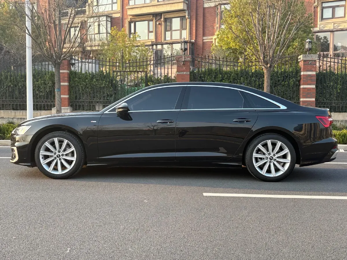 2023 Audi A6L 2.0T 245HP L4 7DCT,autocango,china used car exporter,china ev exporter,chinese used car exporter,chinese used ev exporter