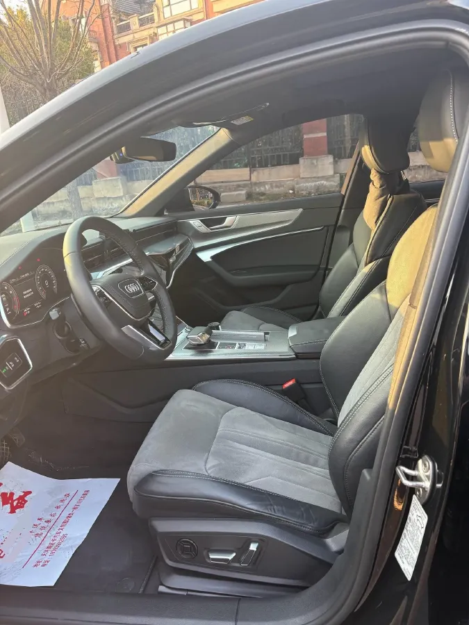 2023 Audi A6L 2.0T 245HP L4 7DCT,autocango,china used car exporter,china ev exporter,chinese used car exporter,chinese used ev exporter