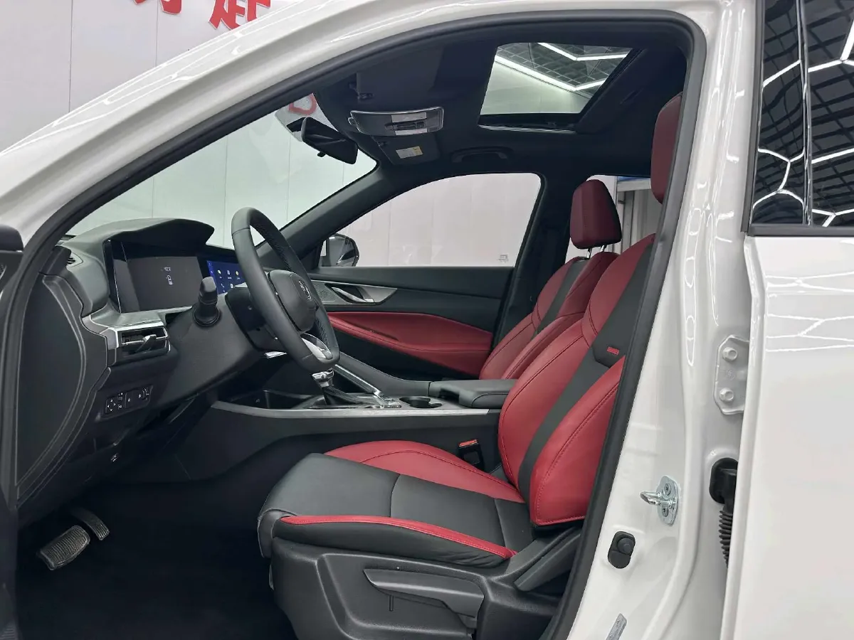 2022 ChangAn CS35 Plus 1.4T 160HP L4 7DCT,autocango,china used car exporter,china ev exporter,chinese used car exporter,chinese used ev exporter