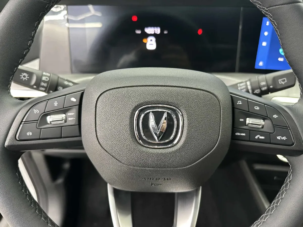 2022 ChangAn CS35 Plus 1.4T 160HP L4 7DCT,autocango,china used car exporter,china ev exporter,chinese used car exporter,chinese used ev exporter