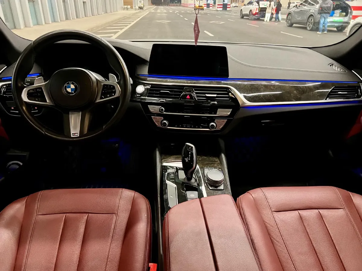 2020 BMW 5 Series 2.0T 252HP L4 8AT,autocango,china used car exporter,china ev exporter,chinese used car exporter,chinese used ev exporter