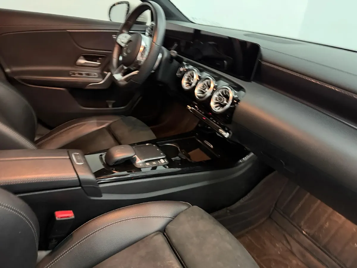 2022 Mercedes-Benz A Class 1.3T 163HP L4 7DCT,autocango,china used car exporter,china ev exporter,chinese used car exporter,chinese used ev exporter