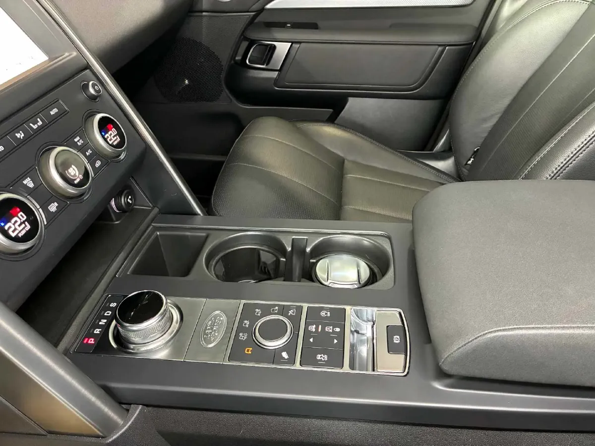 2020 Land Rover Discovery 3.0T 340HP V6 8AT,autocango,china used car exporter,china ev exporter,chinese used car exporter,chinese used ev exporter