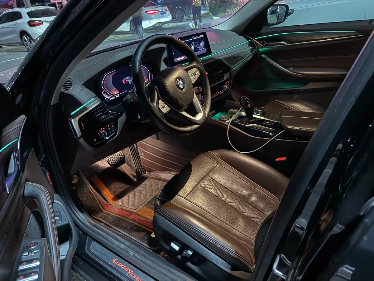 2020 BMW 5 Series 2.0T 252HP L4 8AT,autocango,china used car exporter,china ev exporter,chinese used car exporter,chinese used ev exporter