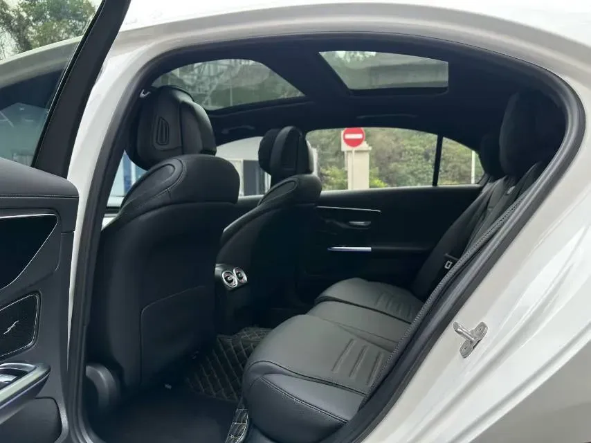 2021 Mercedes-Benz GLC Class 2.0T 197HP L4 9AT,autocango,china used car exporter,china ev exporter,chinese used car exporter,chinese used ev exporter